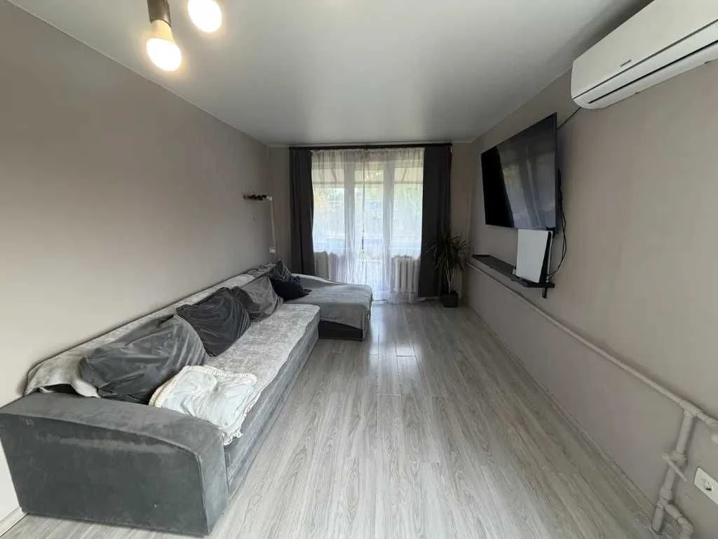 Продам 2-кімнатну квартиру на проспекті Калнишевського (Косіора)