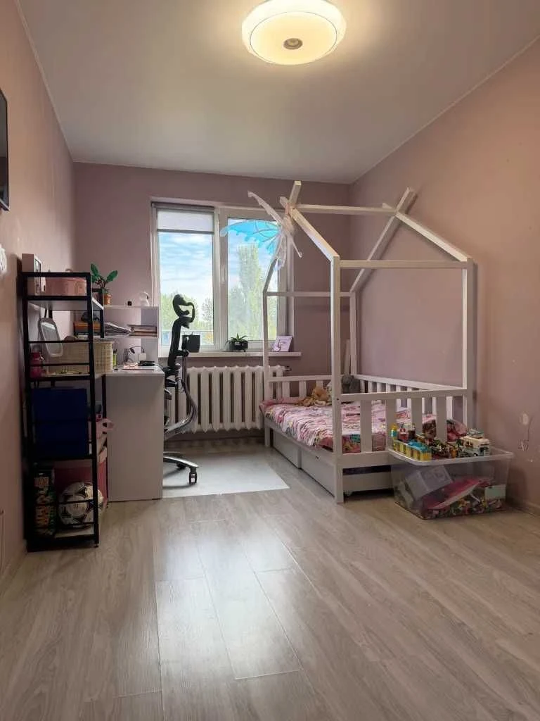 Продам 2-кімнатну квартиру на проспекті Калнишевського (Косіора)