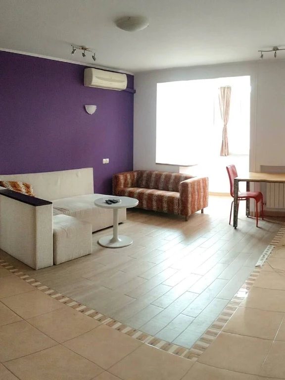 For rent: Panoramic 2-bedroom apartment in the center of Kyiv! No commission.