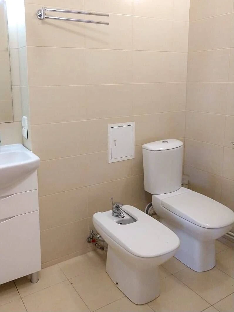 For rent: Panoramic 2-bedroom apartment in the center of Kyiv! No commission.