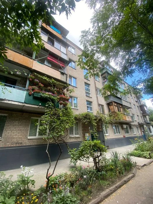 Продам 3к квартиру на ж/м Червоний Камінь в Дніпрі.