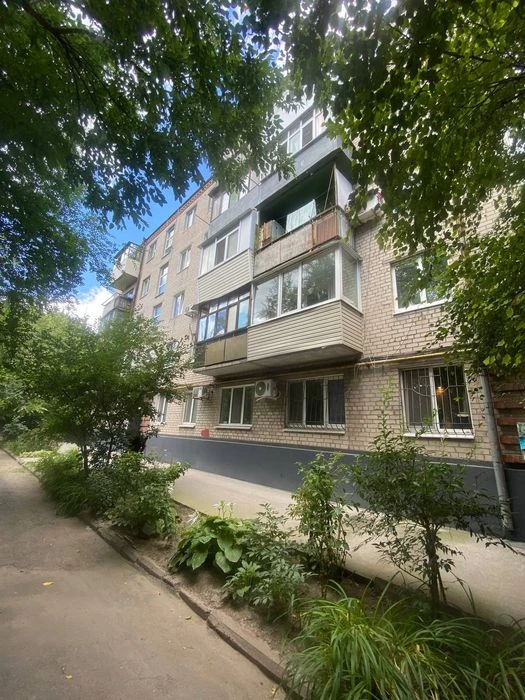 Продам 3к квартиру на ж/м Червоний Камінь в Дніпрі.