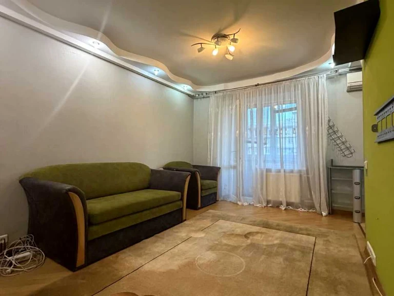 Apartment. Дніprovska naborozhna st.