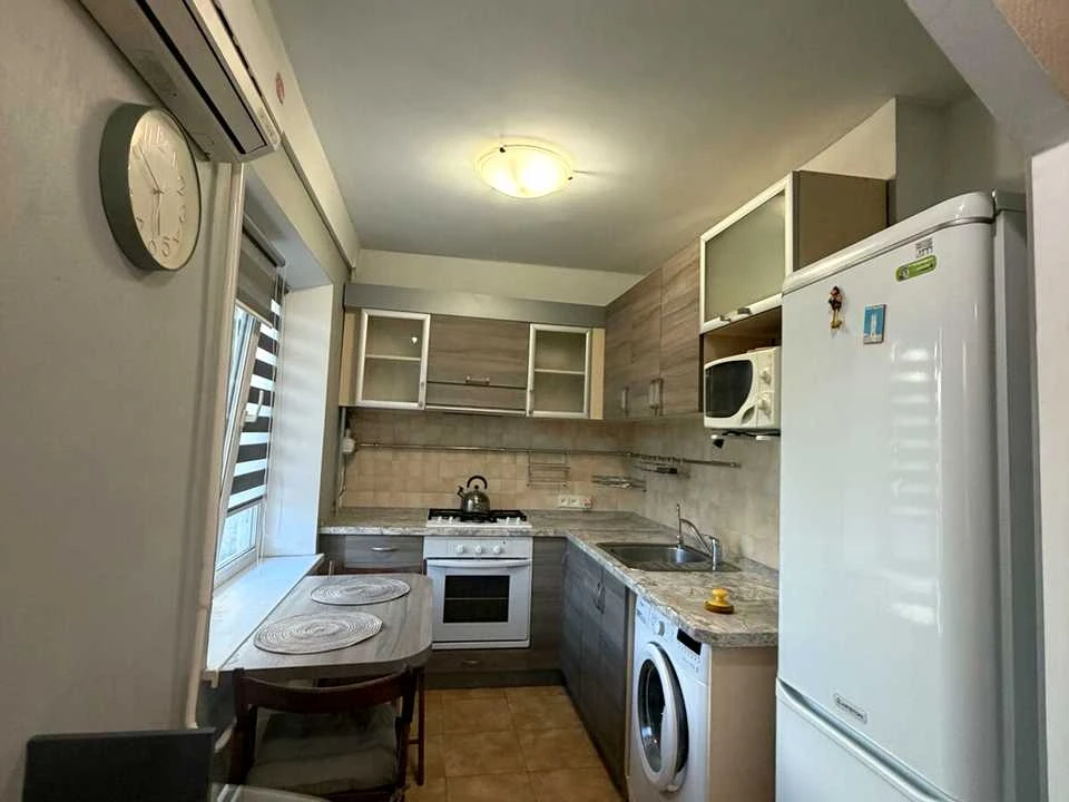 Apartment. Дніprovska naborozhna st.