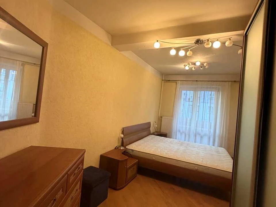 Apartment. Дніprovska naborozhna st.