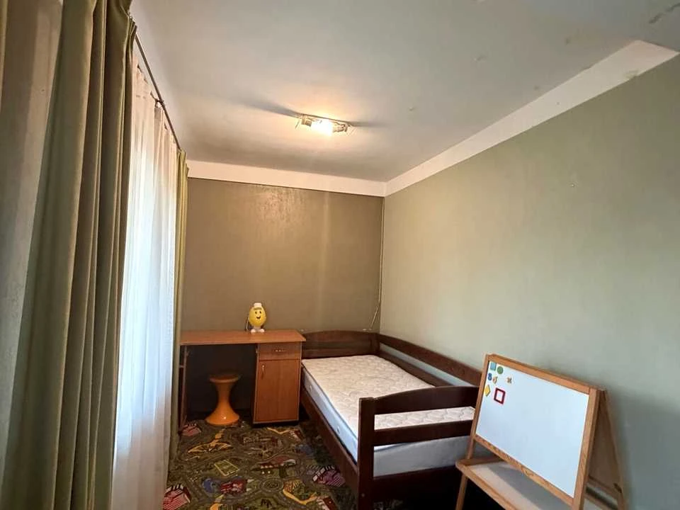 Apartment. Дніprovska naborozhna st.
