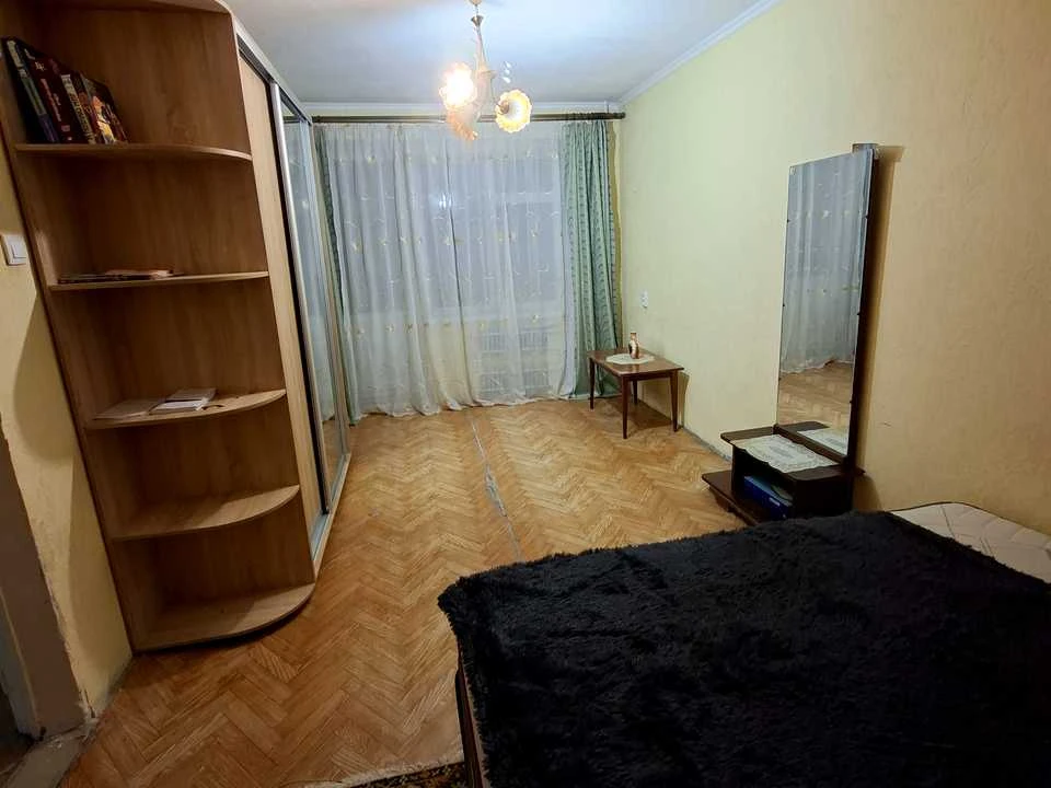 Apartment. Дніpro, residential area Тополя-3