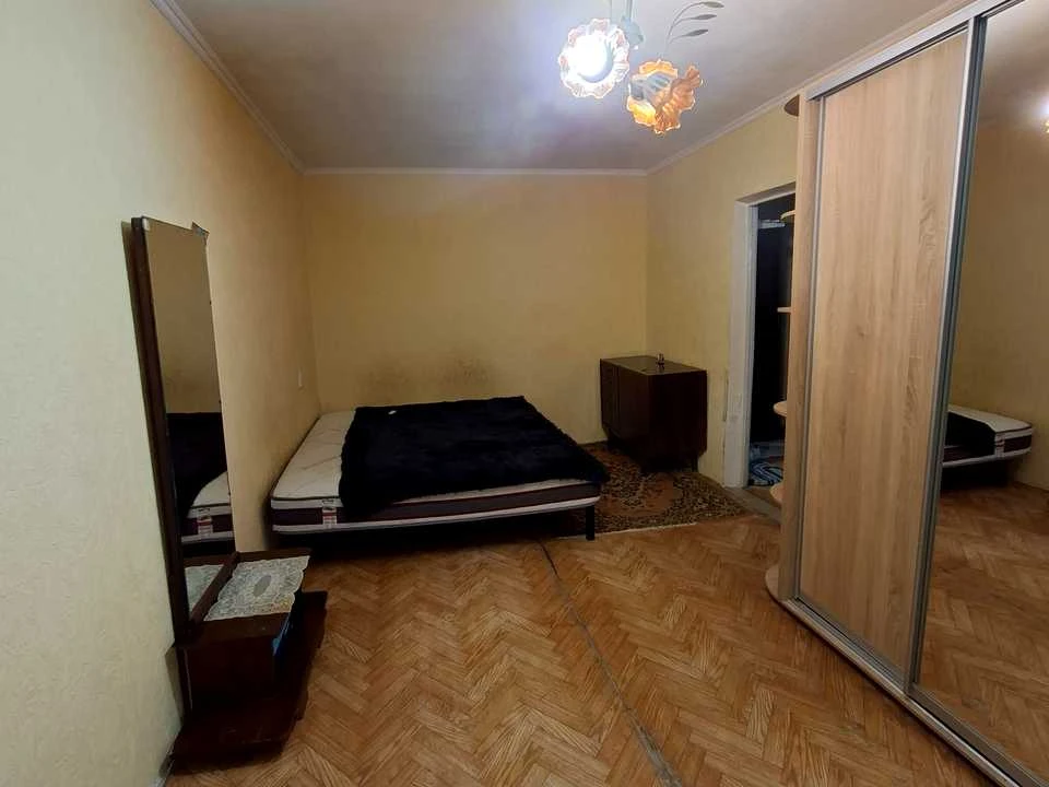 Apartment. Дніpro, residential area Тополя-3