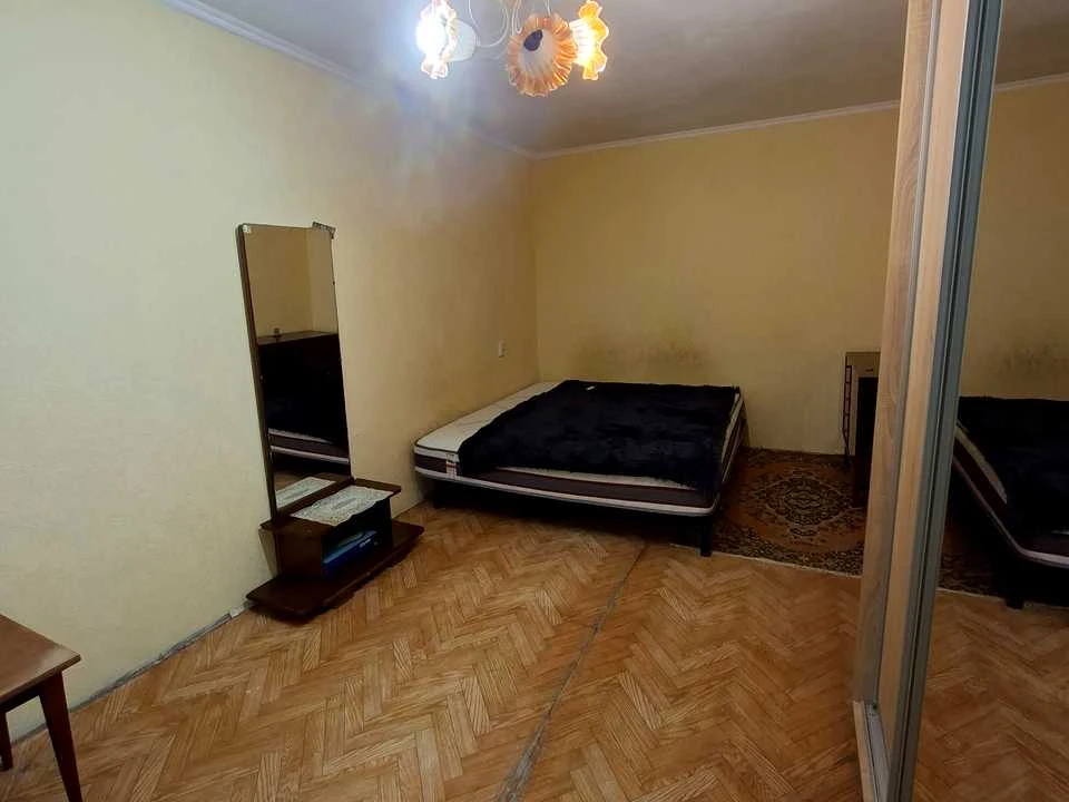 Apartment. Дніpro, residential area Тополя-3