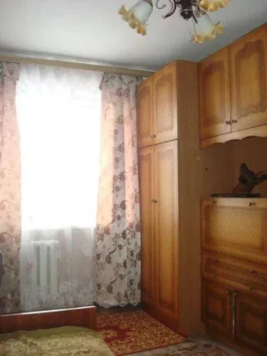 Urgent: 2-room apartment on ХТЗ. Possible sale via e-certificate.