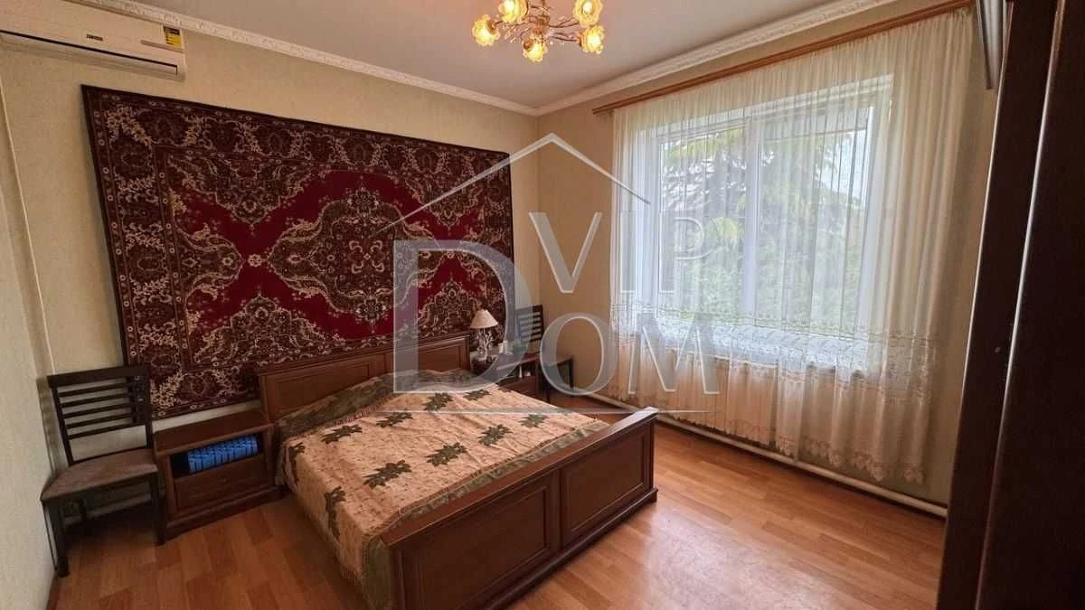 One-story house in Odessa, Romashkovaya Street, Kiev district