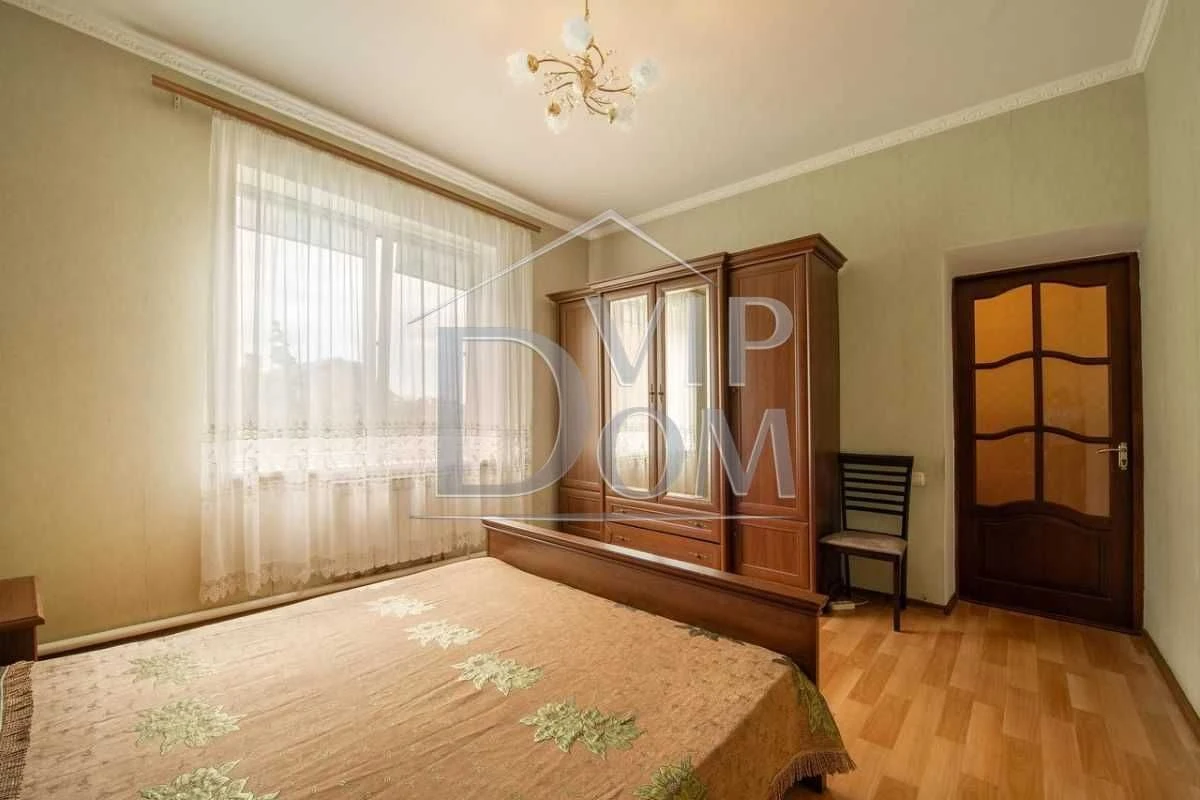 One-story house in Odessa, Romashkovaya Street, Kiev district
