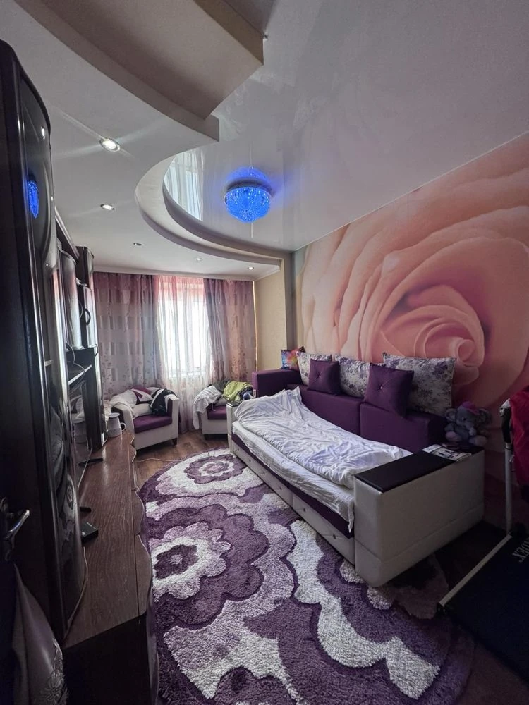 For sale: 1-bedroom apartment in a new building