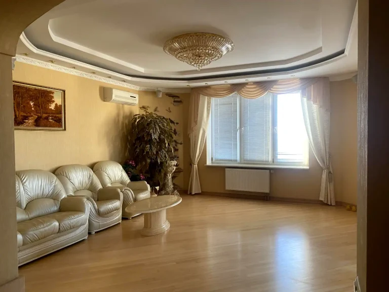 Rent 3-room apartment 114 m² on the 22/24 floor.