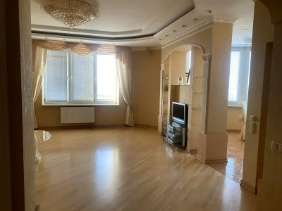 Оренда квартири 3-кімн. 114 м² 22/24 пов.