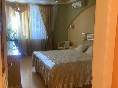 Оренда квартири 3-кімн. 114 м² 22/24 пов.