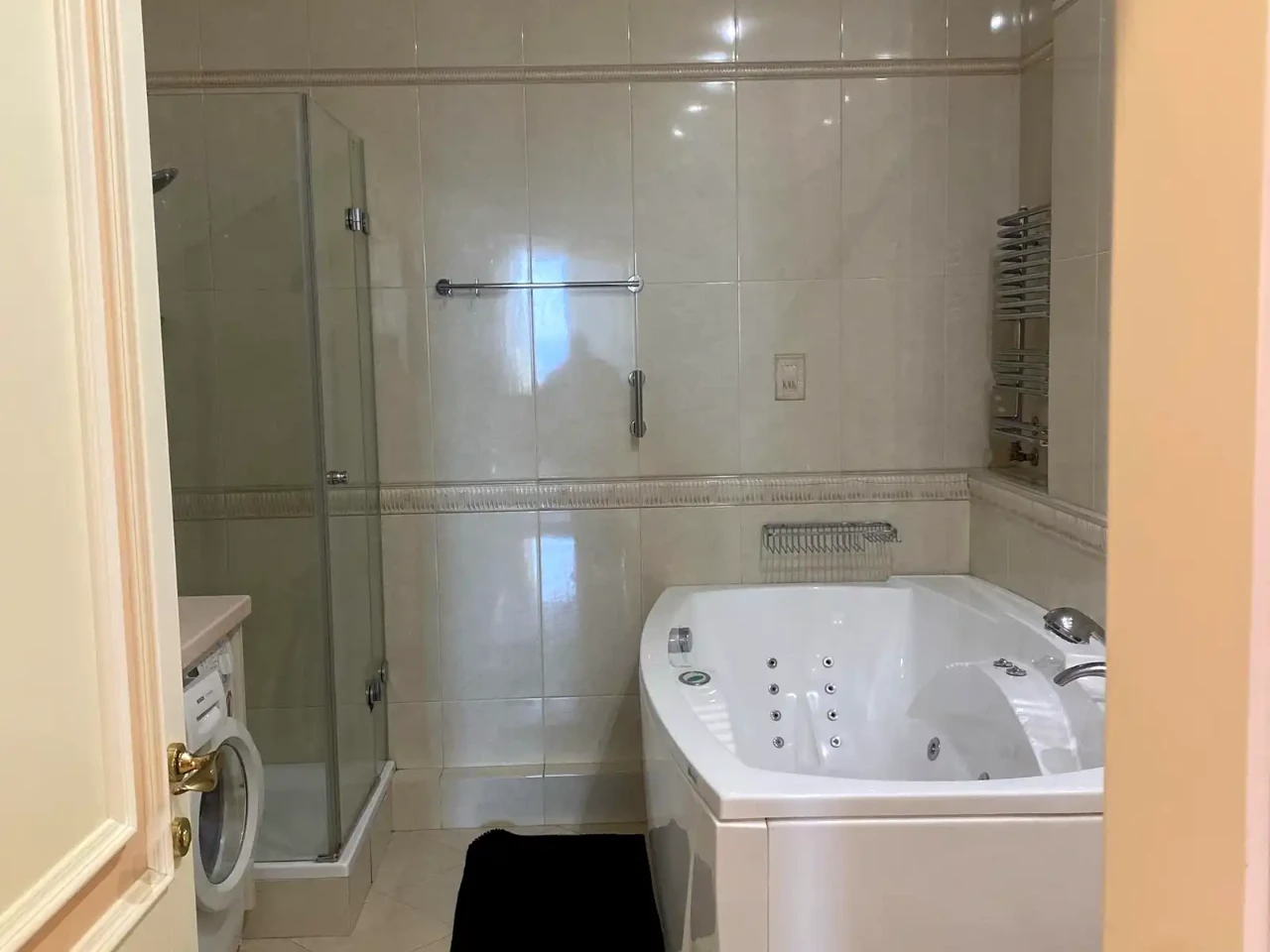 Оренда квартири 3-кімн. 114 м² 22/24 пов.