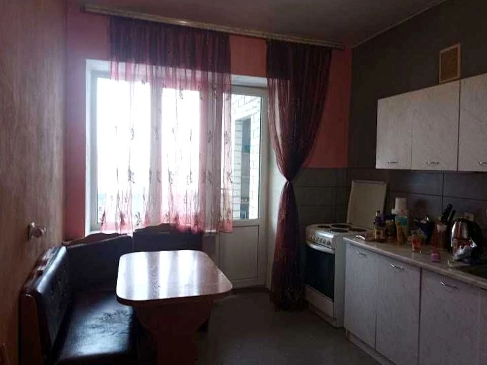 Квартира. Київ, Анни Ахматової вул.