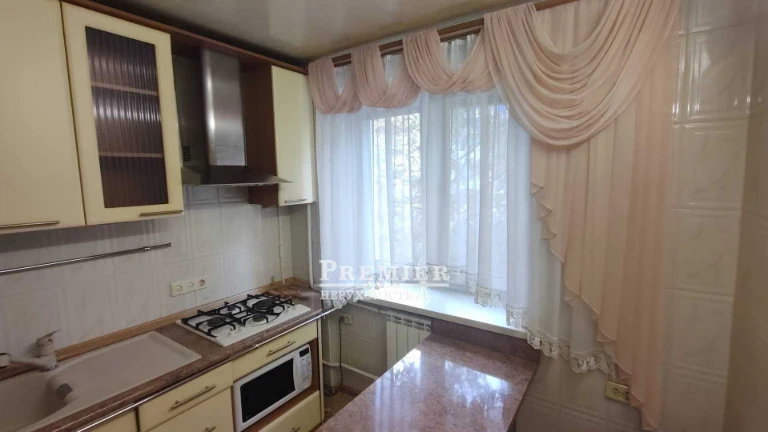 Продается трехкомнатная квартира