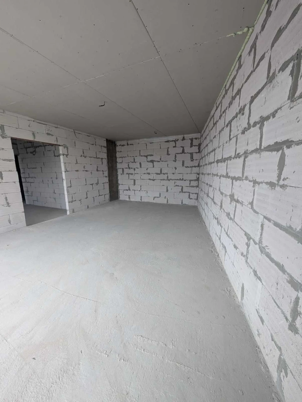 Sale of spacious 2-bedroom apartments with TWO CLOSETs