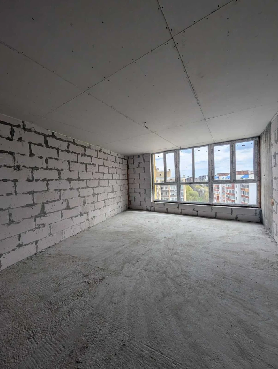 Sale of spacious 2-bedroom apartments with TWO CLOSETs