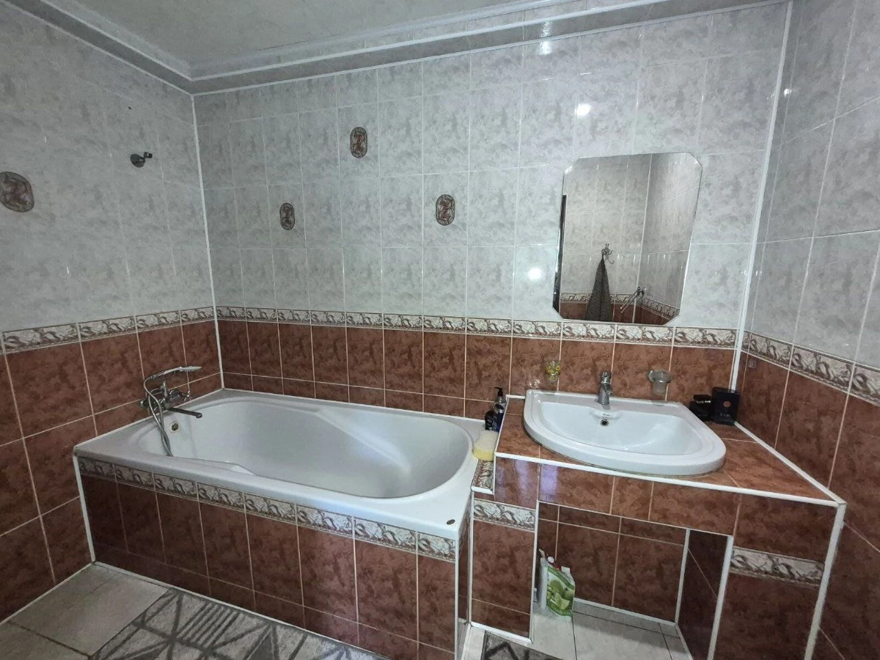 Чудовий будинок, готовий до проживання, найкраща локація міс