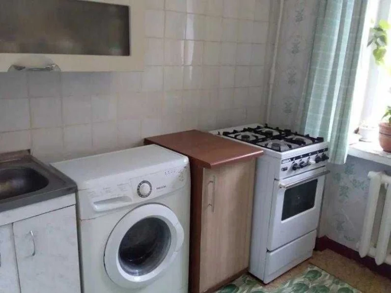 Продається 2-кімнатна квартира, Нові Будинки, вулиця Каденюка