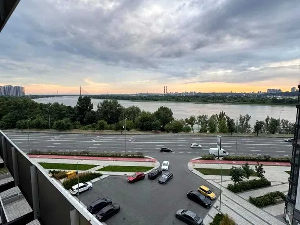 Квартира. Киев, Днепровская набережная ул.