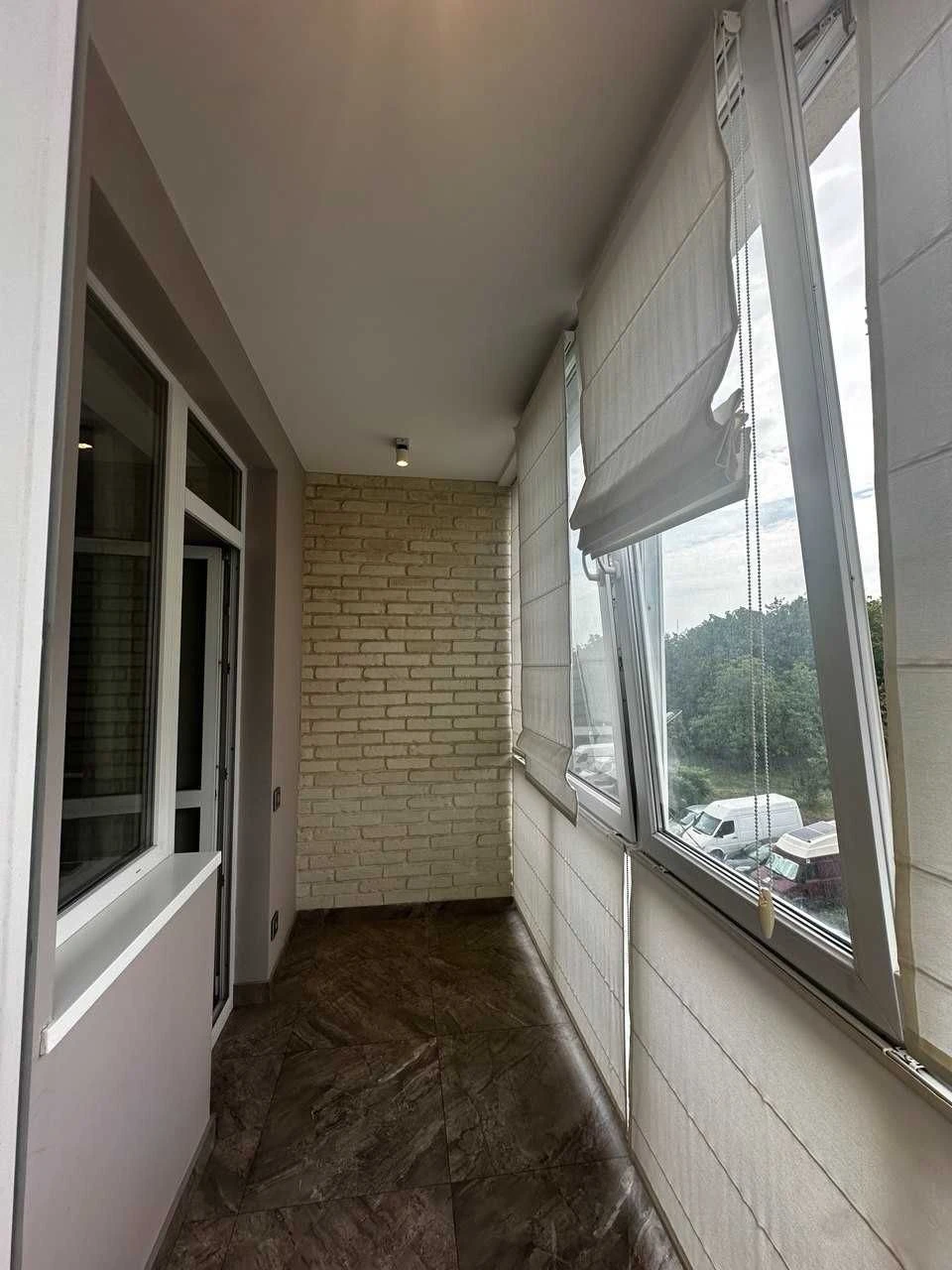 Sale of a 3-room apartment in a new building, 3rd floor