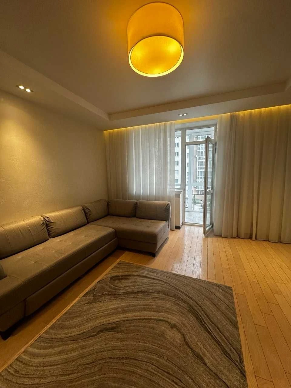 Sale of a 3-room apartment in a new building, 3rd floor
