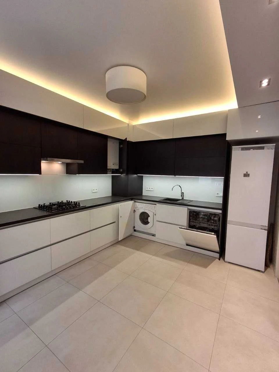 Sale of a 3-room apartment in a new building, 3rd floor