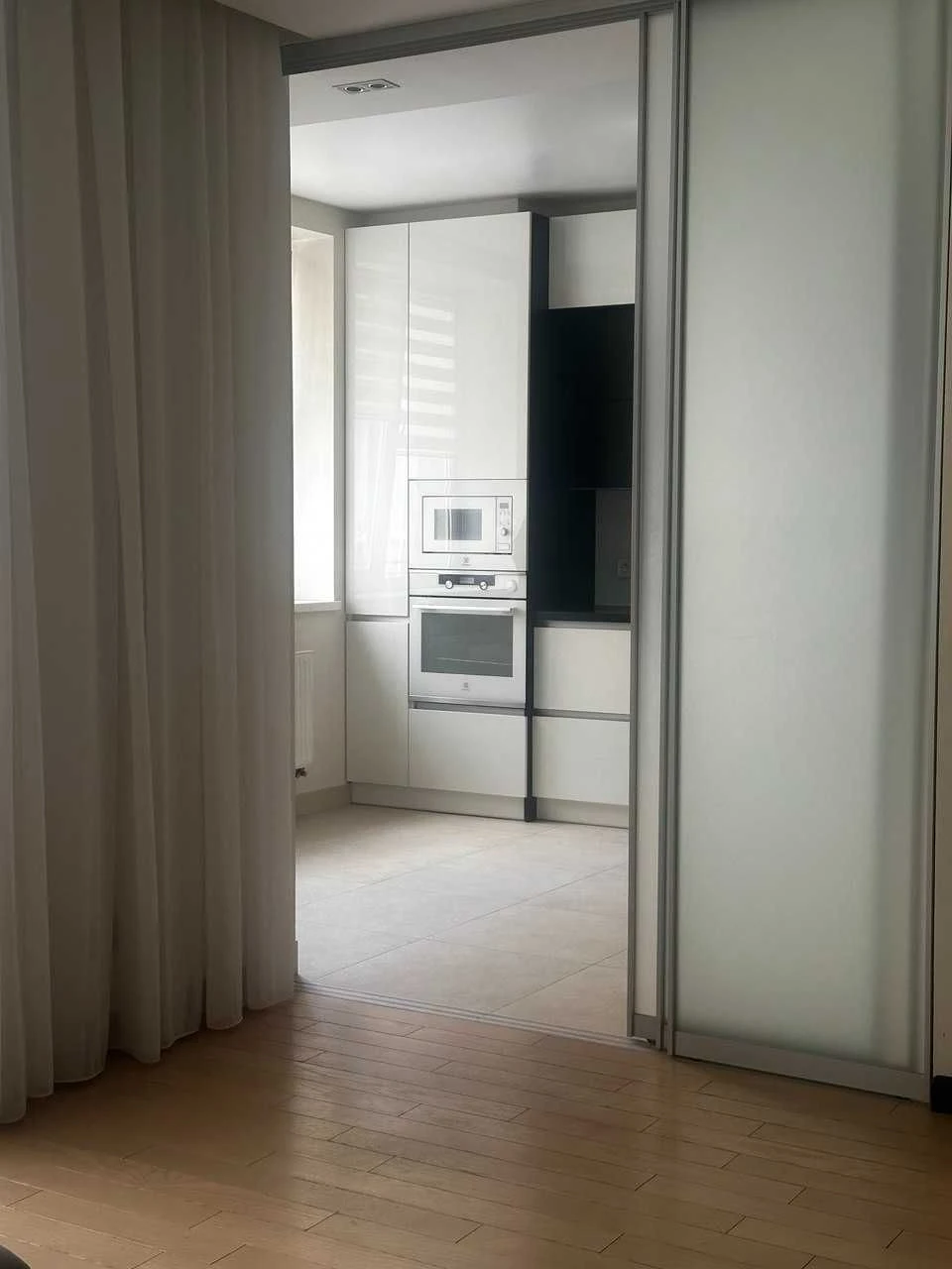Sale of a 3-room apartment in a new building, 3rd floor