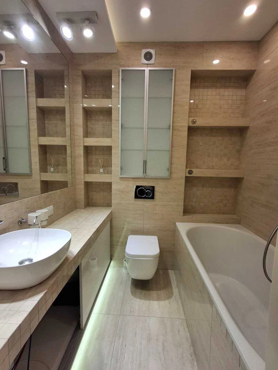 Sale of a 3-room apartment in a new building, 3rd floor