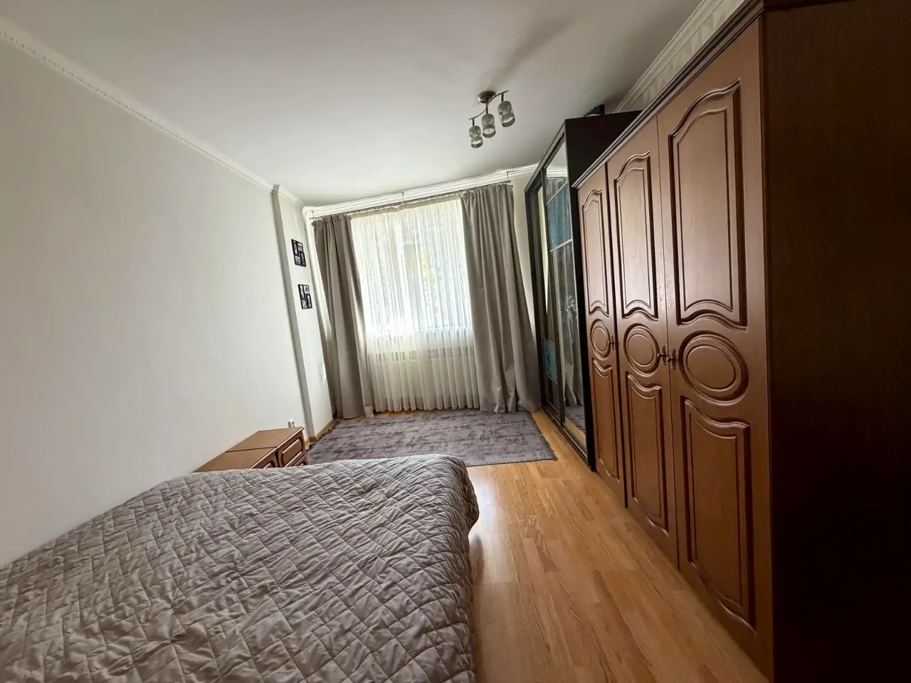 Selling 3-bedroom apartment 98.5 sq m, 2nd floor / 16 floors.