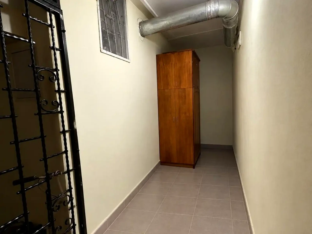 Selling 3-bedroom apartment 98.5 sq m, 2nd floor / 16 floors.