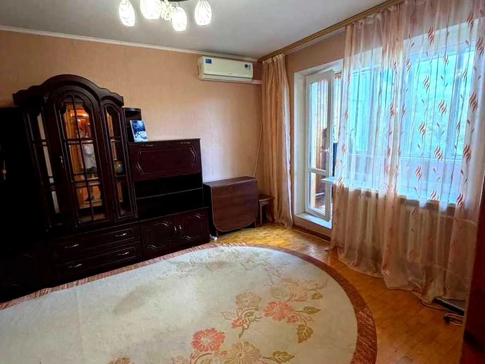 Apartment. Stadionna St, Kyiv