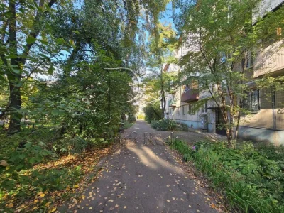 Sale of a 2-room apartment on Donets Street 26