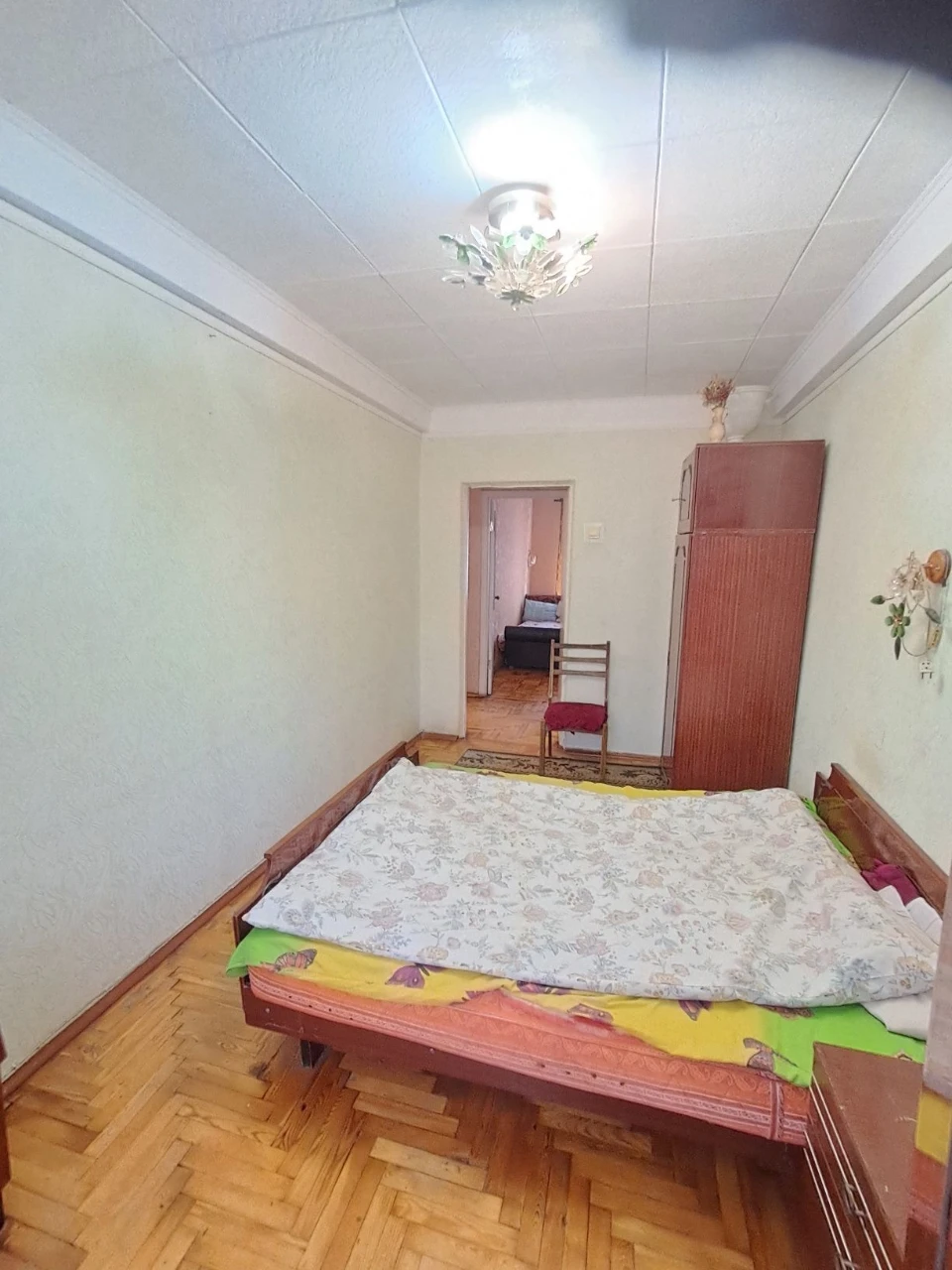 Продаж 3-кімнатної квартири по вул. Радіаторній