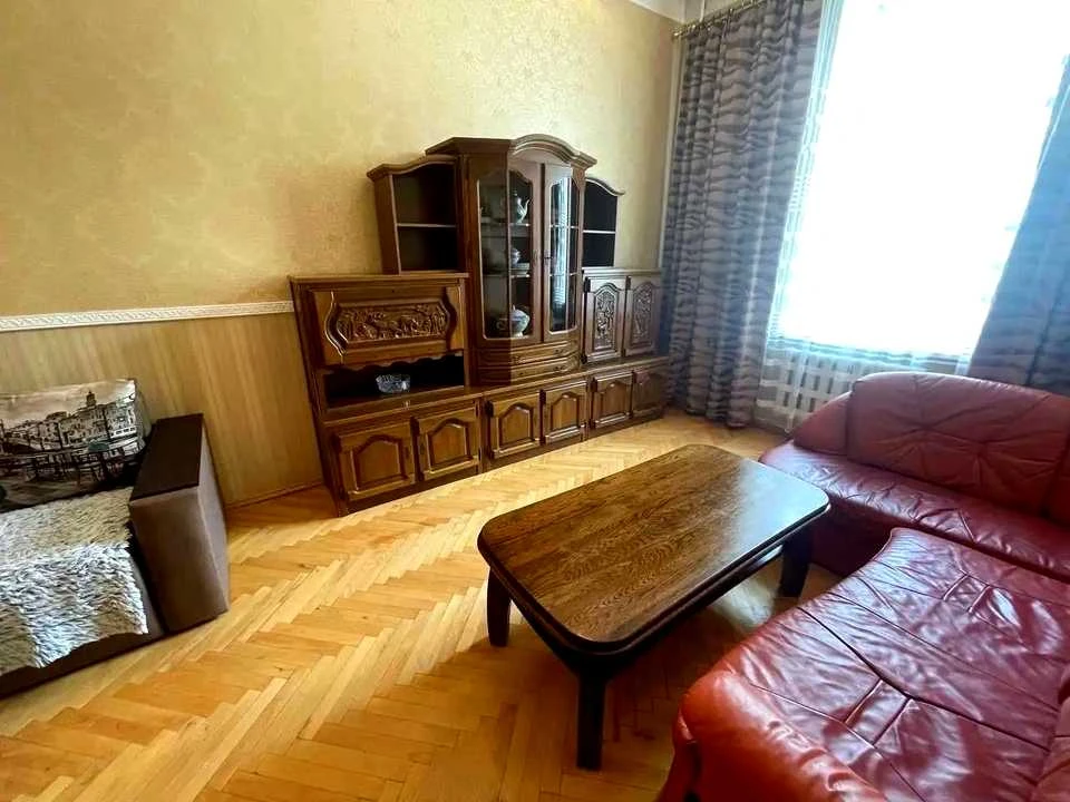 Квартира. Київ, Басейна вул.