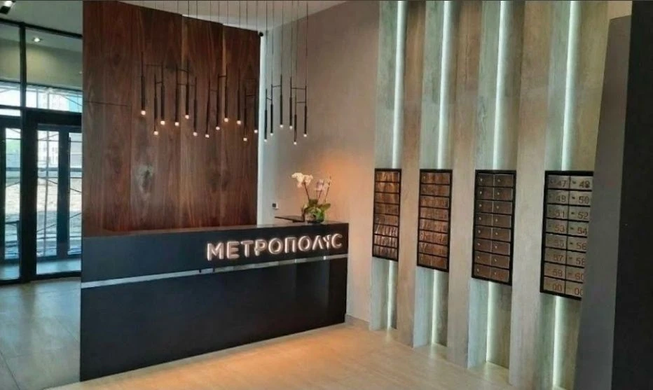 Sale of a 1-room apartment in the "Metropolis" residential complex (Building 3.3) without % -