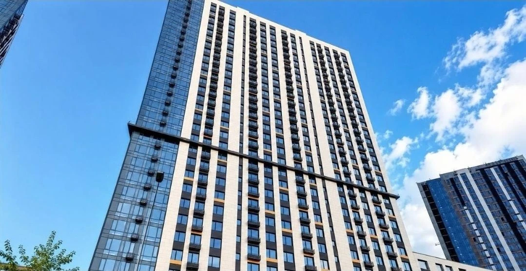 Sale of a 1-room apartment in the "Metropolis" residential complex (Building 3.3) without % -