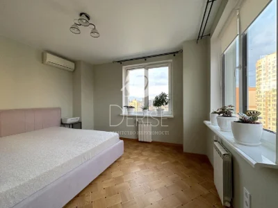 #15622 Sale of 2-room apartment near the metro with renovation, Veлика Street