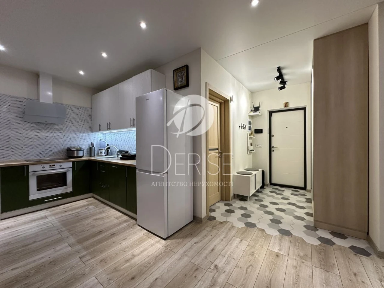 #15622 Sale of 2-room apartment near the metro with renovation, Veлика Street