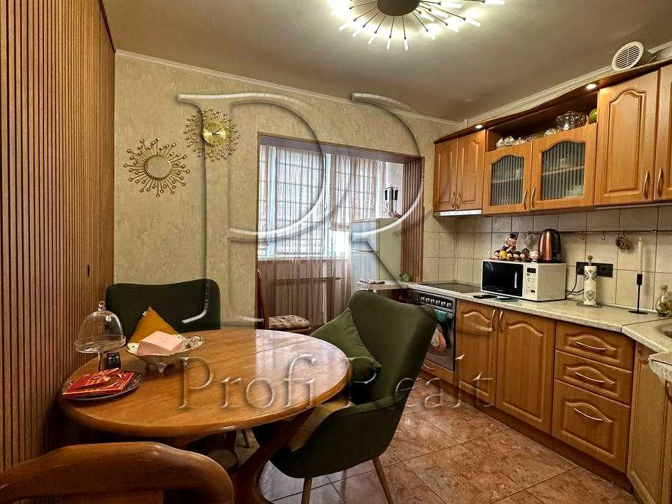Apartment. Volodymyr Yasuyka Avenue, Kyiv