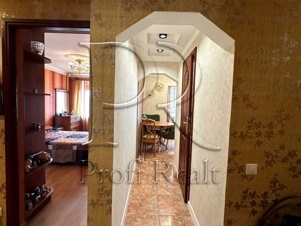 Apartment. Volodymyr Yasuyka Avenue, Kyiv