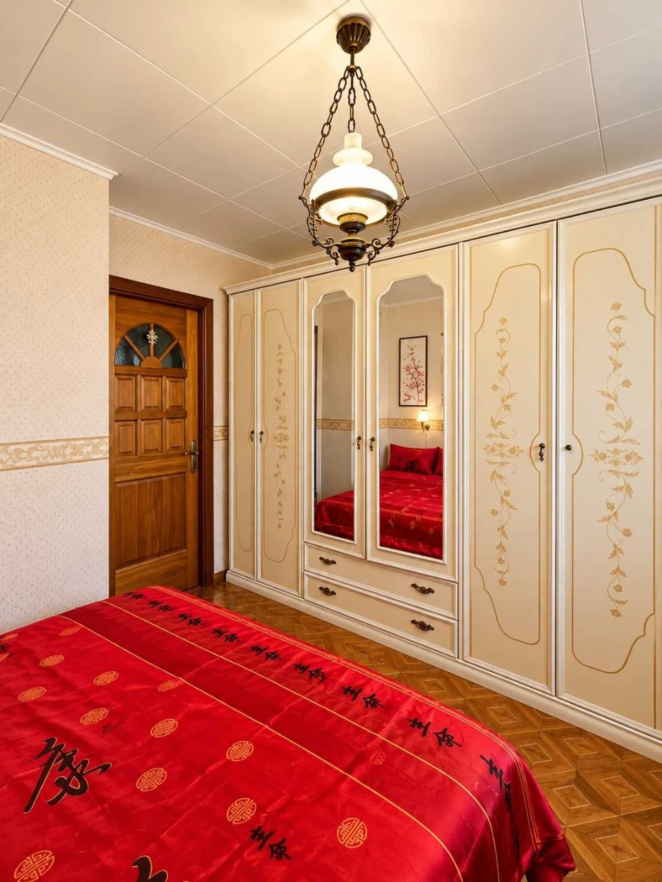 For Sale: 3-Bedroom Apartment in Fontan with Gas in a Brick Building