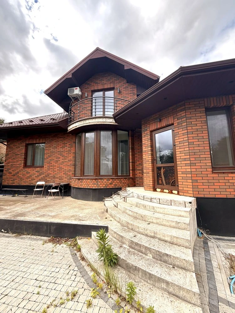 Sale of Gasified House with Renovation