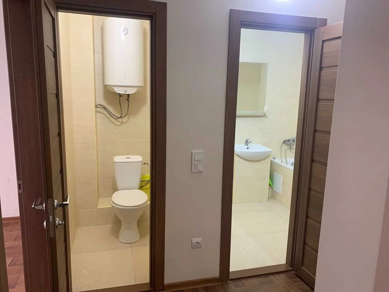 Selling a new apartment 2-bedroom 80 sq m, renovated. Generator. Kharkiv