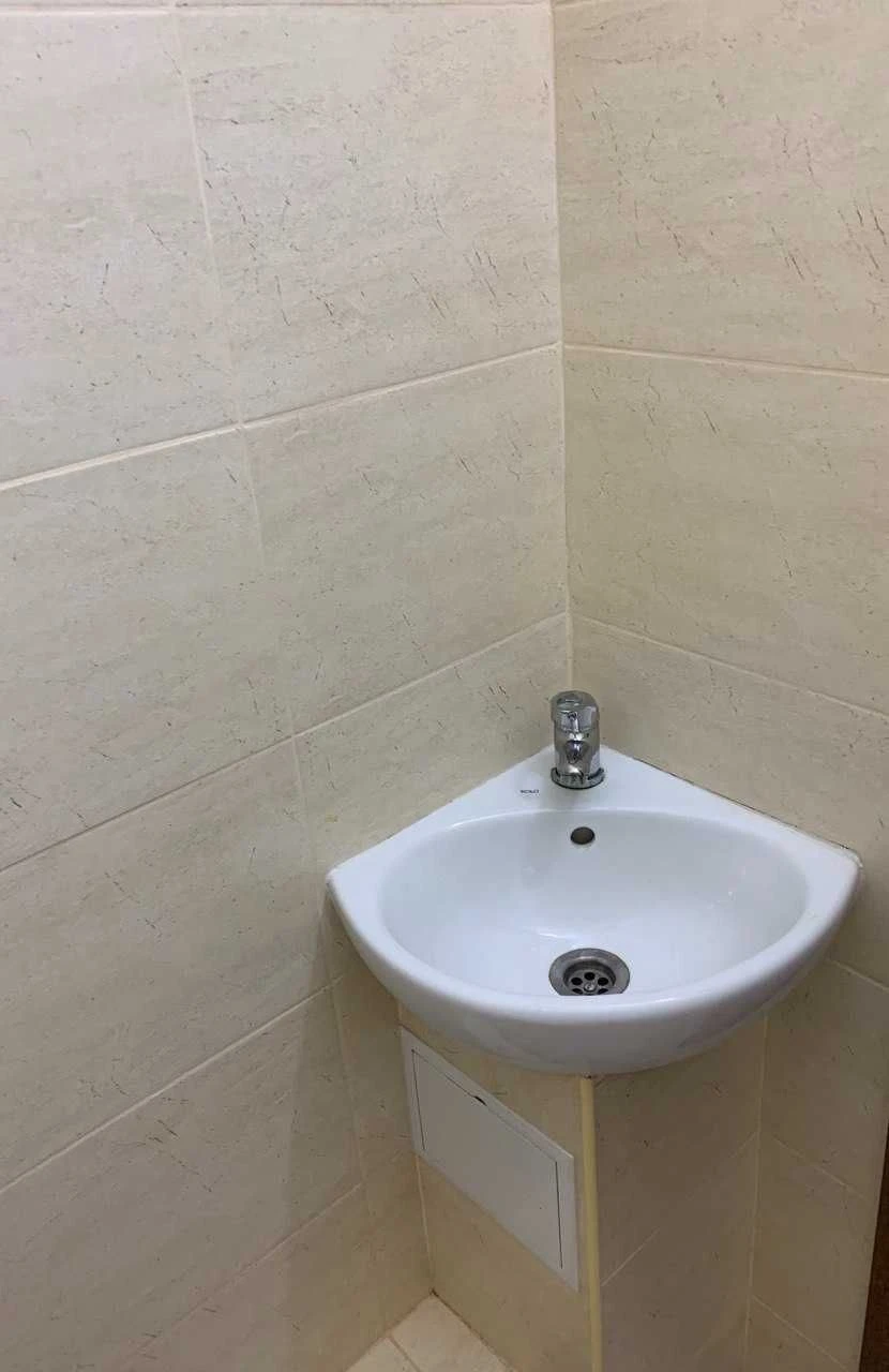 Selling a new apartment 2-bedroom 80 sq m, renovated. Generator. Kharkiv