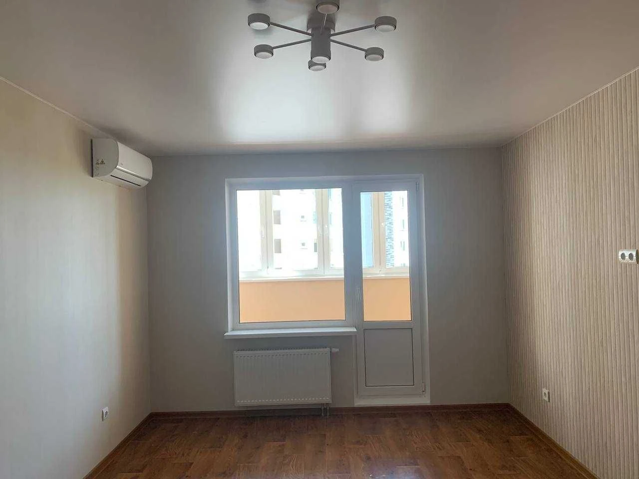 Selling a new apartment 2-bedroom 80 sq m, renovated. Generator. Kharkiv